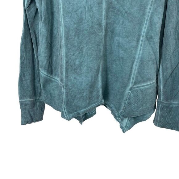 Maurices Green Casual Top Scooped V Neck Asymmetric Hem Long Sleeve Size Large - Picture 4 of 8